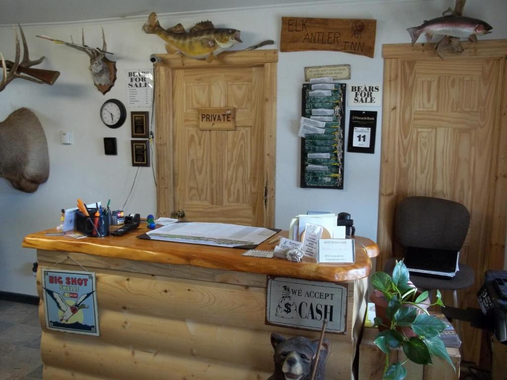 Budget Host Elk Antler Inn Thermopolis Εξωτερικό φωτογραφία